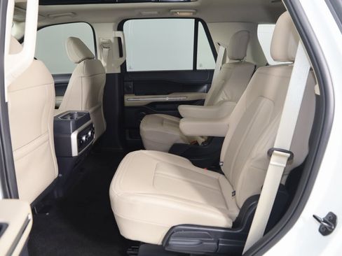 Used 2022 Ford Expedition Limited image 50