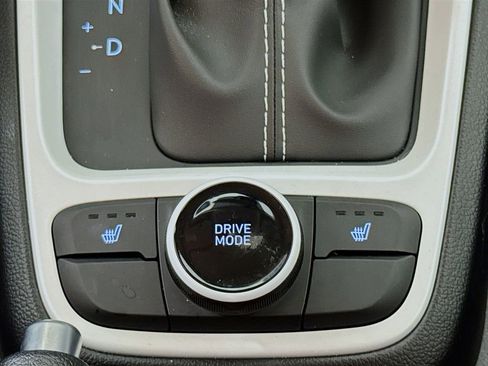 Certified 2025 Hyundai Venue Limited image 21