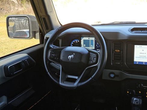 Used 2023 Ford Bronco Badlands w/ Sasquatch Package AWD/4WD image 17