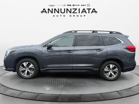 Used 2023 Subaru Ascent Premium w/ Convenience Package image 2
