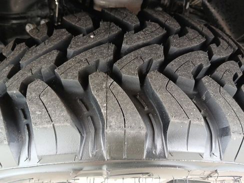 Used 2021 RAM 1500 Limited w/ Body Color Bumper Group image 65