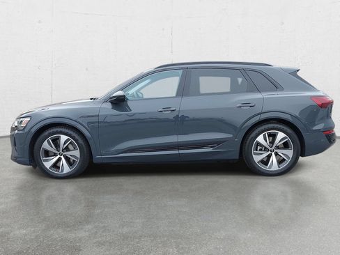 Used 2024 Audi Q8 e-tron Premium AWD/4WD image 8