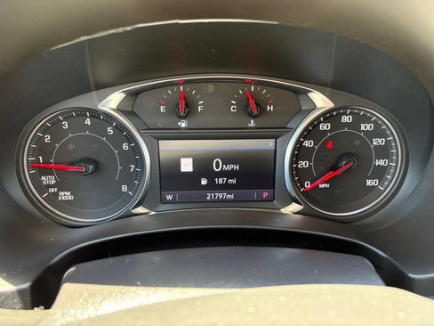 Used 2023 GMC Terrain SLE w/ Driver Convenience Package FWD image 18