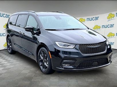 Used 2026 Chrysler Pacifica Limited w/ S Appearance Package