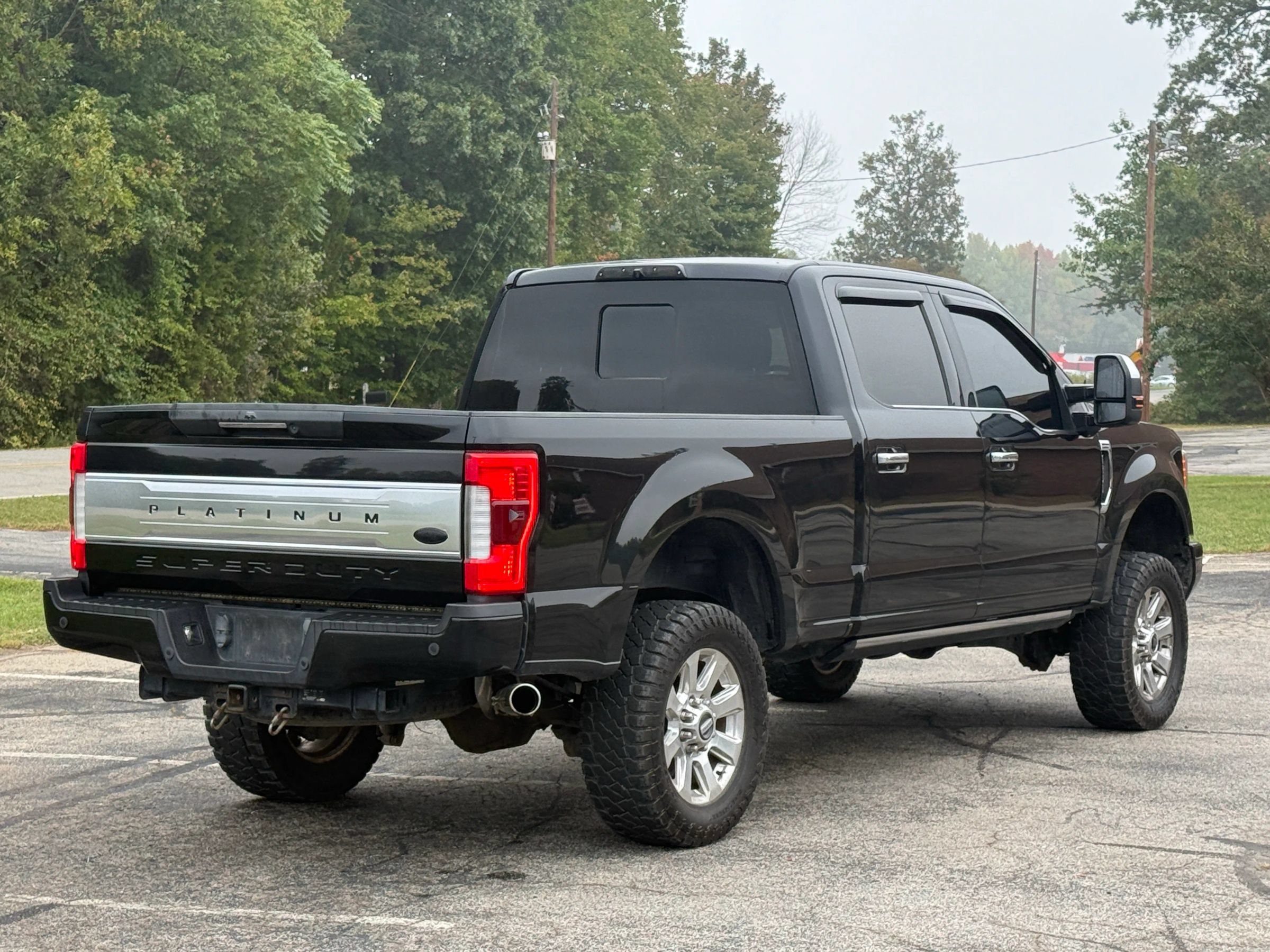 Used 2017 Ford F250 Platinum w/ Platinum Ultimate Package AWD/4WD image 4