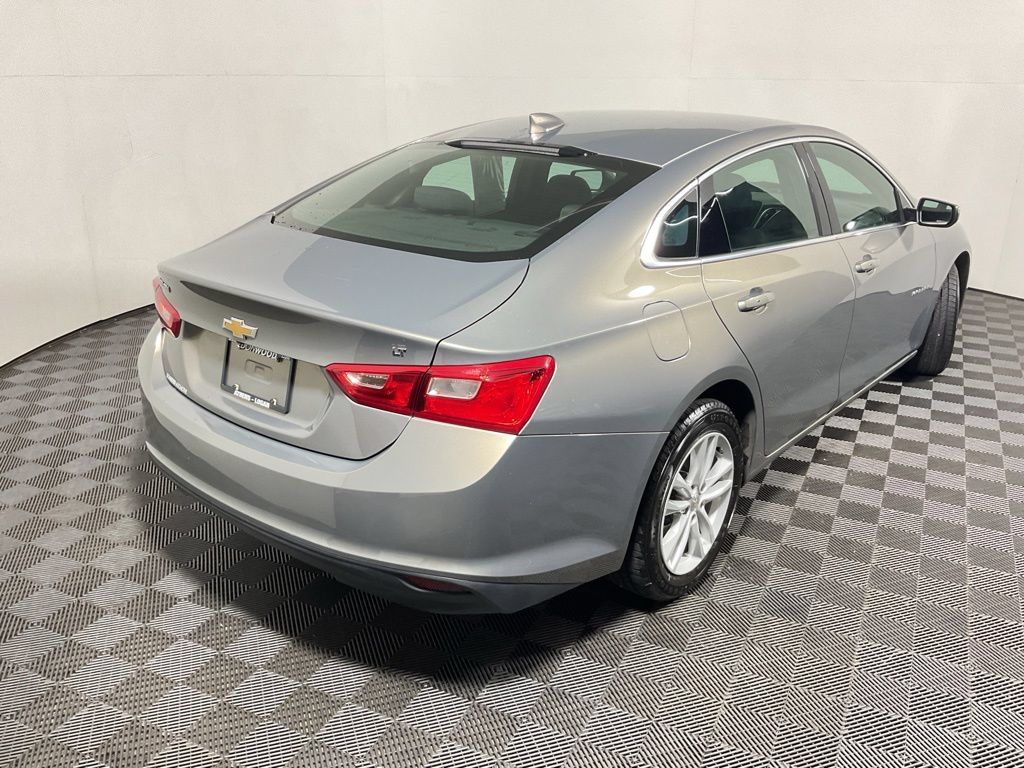 Used 2017 Chevrolet Malibu LT FWD image 16