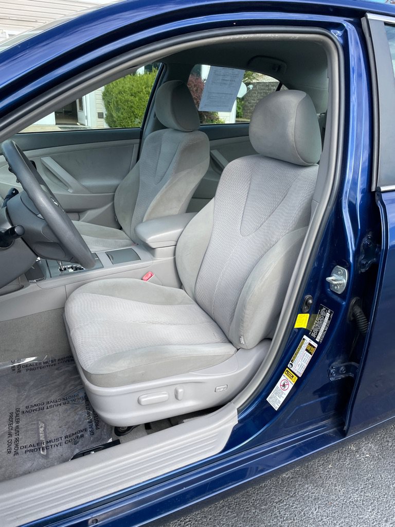 Used 2011 Toyota Camry LE FWD image 14