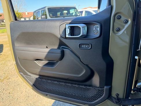 New 2026 Jeep Gladiator Willys image 15