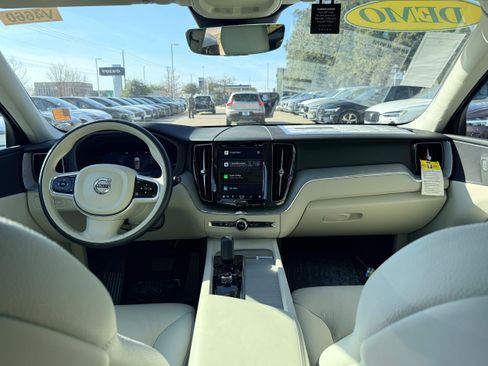 Certified 2024 Volvo XC60 T8 Plus w/ Protection Package Premier image 17