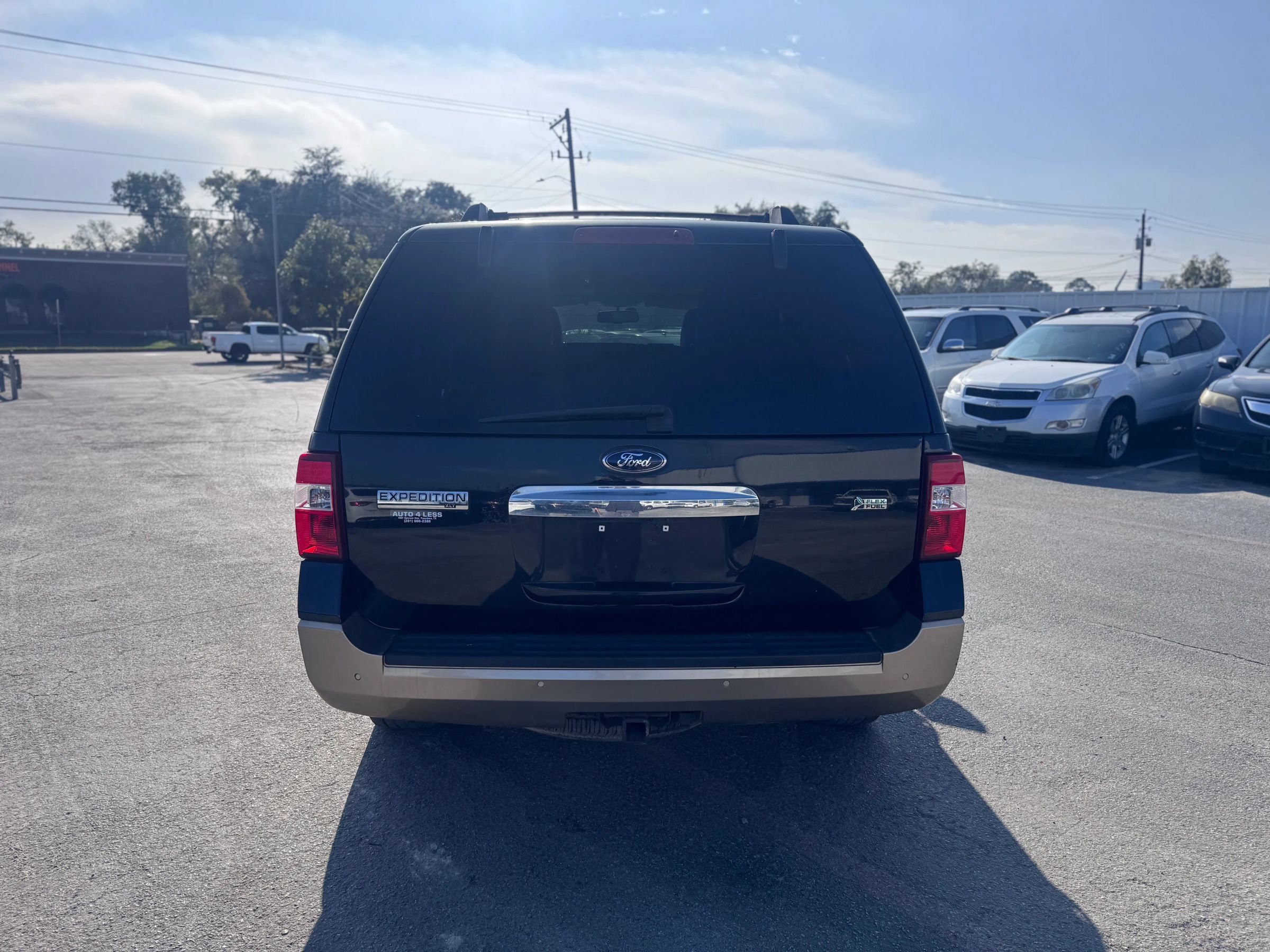 Used 2013 Ford Expedition 2WD image 6