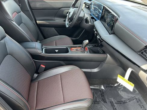 New 2026 Nissan Kicks SR FWD image 9