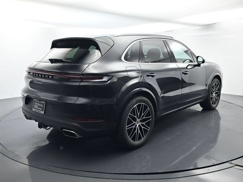 Certified 2025 Porsche Cayenne AWD/4WD image 15