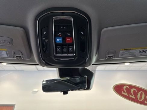 Used 2022 Jeep Grand Cherokee L Limited w/ Luxury Tech Group II image 34