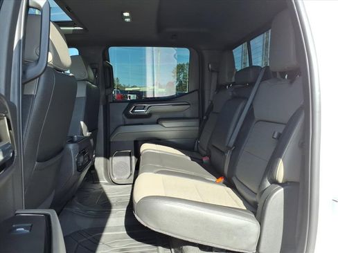 Used 2024 Chevrolet Silverado 1500 ZR2 image 19