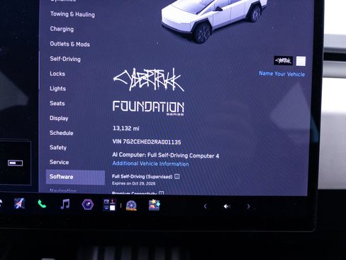 Used 2024 Tesla Cybertruck AWD Crew Cab image 33