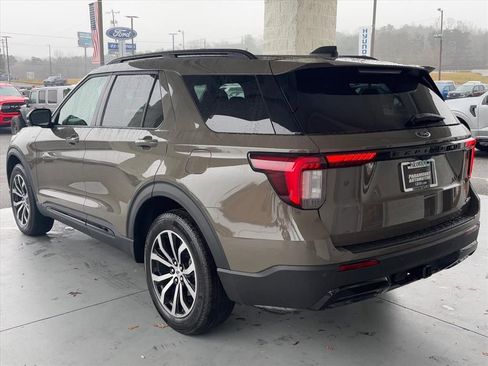 New 2026 Ford Explorer ST-Line image 2