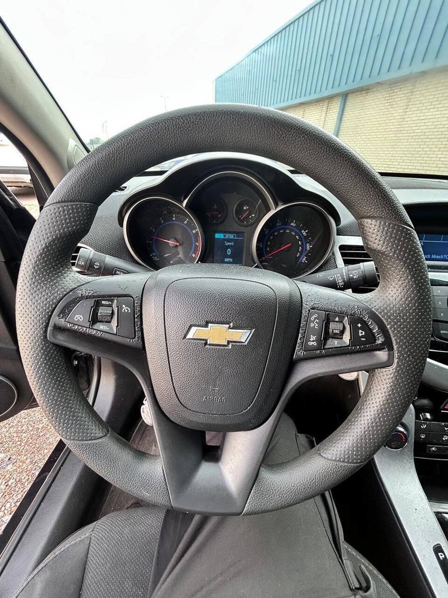 Used 2016 Chevrolet Cruze LT w/ Sun And Sound Package FWD image 14