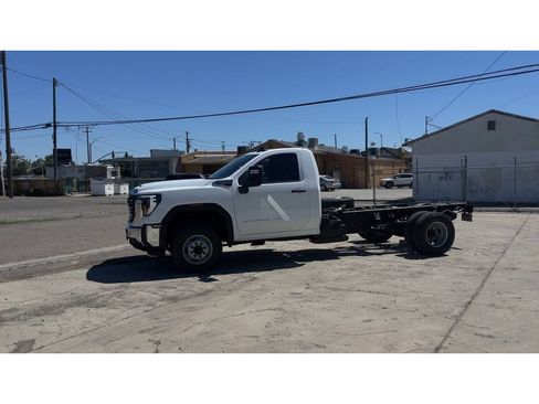New 2026 GMC Sierra 3500 Pro w/ Convenience Package RWD image 7