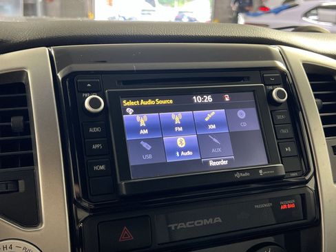 Used 2015 Toyota Tacoma 4x4 Double Cab w/ TRD Sport Package image 18