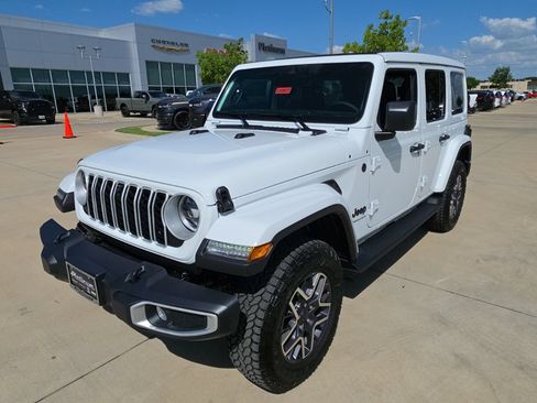 New 2026 Jeep Wrangler Unlimited Sahara AWD/4WD image 9