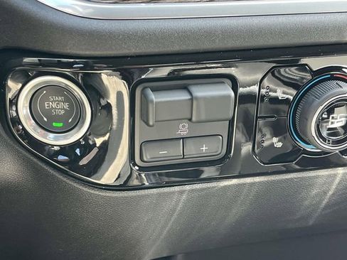 New 2026 Chevrolet Silverado 1500 RST w/ Redline Edition AWD/4WD image 18