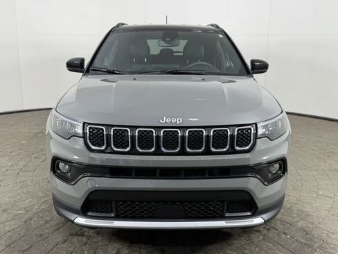 Used 2023 Jeep Compass Limited AWD/4WD image 2