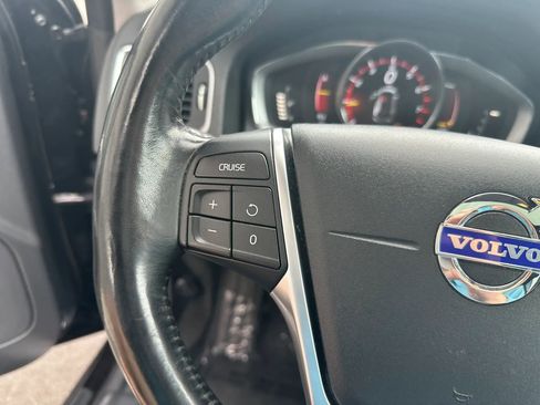 Used 2018 Volvo V60 T5 Cross Country AWD/4WD image 13