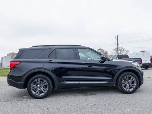 Used 2023 Ford Explorer XLT w/ Equipment Group 202A image 27