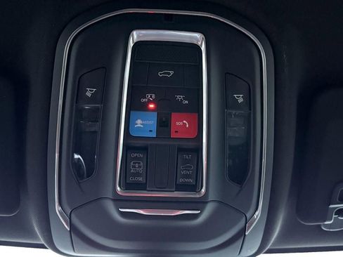 New 2025 Jeep Grand Cherokee Laredo X w/ Luxury Tech Group I image 17