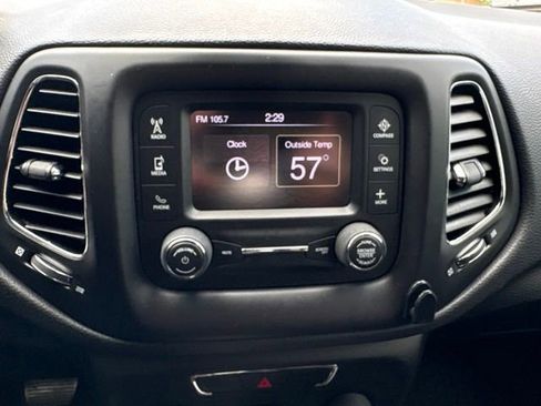 Used 2018 Jeep Compass Latitude w/ Cold Weather Group AWD/4WD image 25