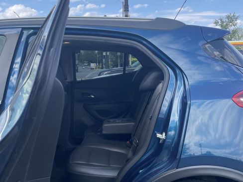Used 2019 Buick Encore Essence w/ Experience Buick Package AWD/4WD image 9