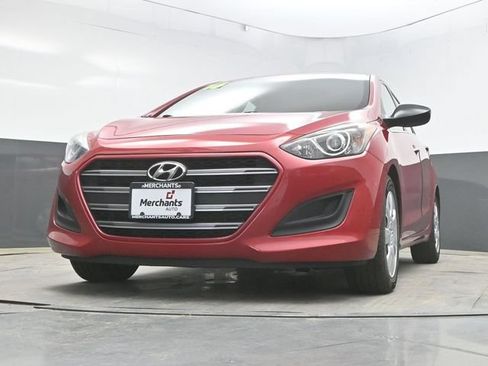 Used 2016 Hyundai Elantra GT FWD image 25