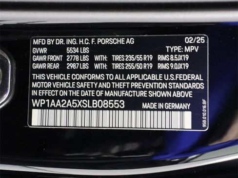 Used 2025 Porsche Macan image 19