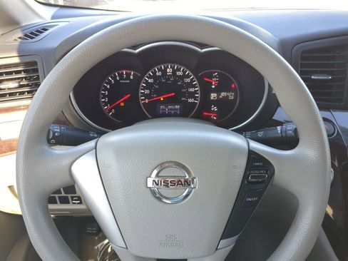 Used 2015 Nissan Quest S image 18