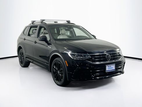 Used 2022 Volkswagen Tiguan SE R-Line image 3