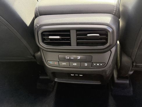 Certified 2025 Honda Pilot Touring image 39