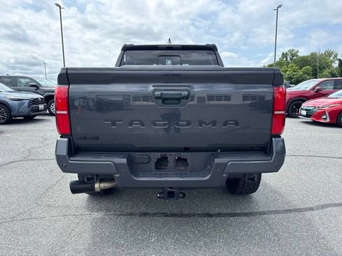 Used 2025 Toyota Tacoma TRD Sport w/ TRD Sport Upgrade Package AWD/4WD image 4