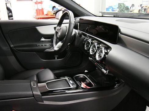 Used 2025 Mercedes-Benz CLA 250 4MATIC image 31