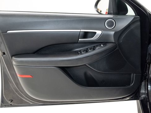 Used 2023 Hyundai Sonata SEL w/ Convenience Package FWD image 9