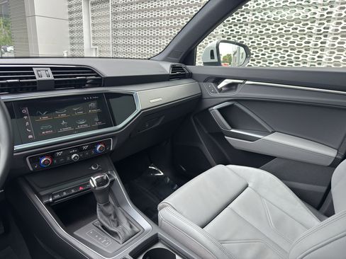 Certified 2025 Audi Q3 2.0T Premium w/ Black Optic Sport Package AWD/4WD image 26