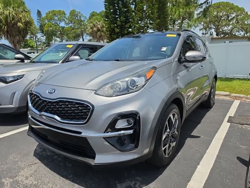Certified 2021 Kia Sportage EX w/ EX Technology Package FWD image 5