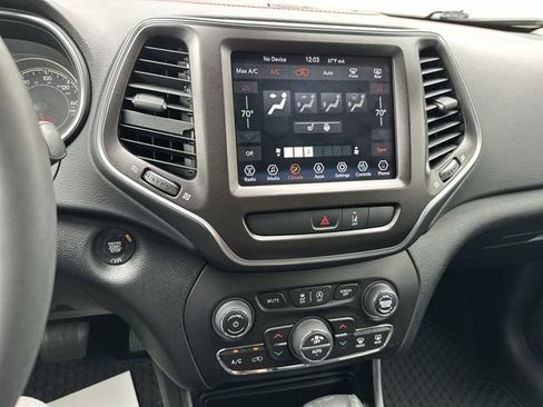 Used 2022 Jeep Cherokee Trailhawk w/ Trailer Tow Group AWD/4WD image 18