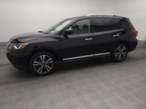 Used 2020 Nissan Pathfinder Platinum image 2