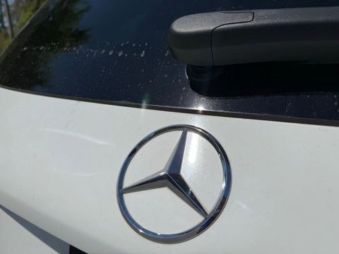 Used 2019 Mercedes-Benz GLC 300 4MATIC w/ Premium Package image 13