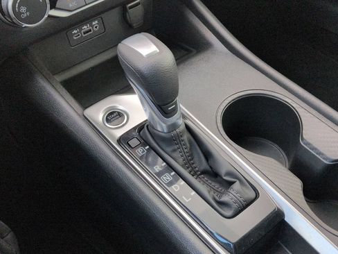Used 2025 Nissan Altima 2.5 SV FWD image 19