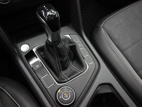 Used 2022 Volkswagen Taos SE w/ Panoramic Sunroof Package image 22