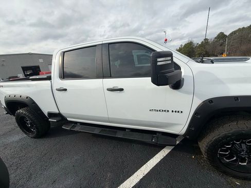 Used 2022 Chevrolet Silverado 2500 Custom w/ Custom Value Package image 4