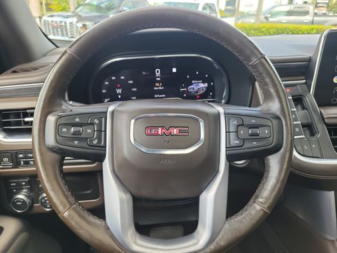 Used 2022 GMC Yukon SLT w/ SLT Premium Package AWD/4WD image 18