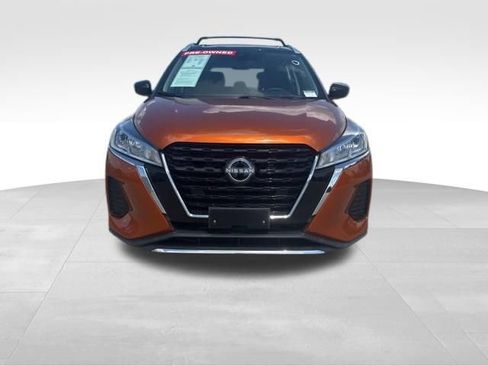 Used 2024 Nissan Kicks SV w/ Interior Electronics Package FWD image 3