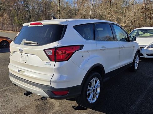 Used 2019 Ford Escape SE image 19